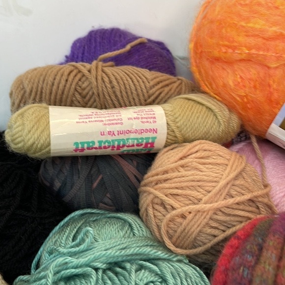 Miscellaneous BIG Bundle of Yarn - Picture 11 of 12